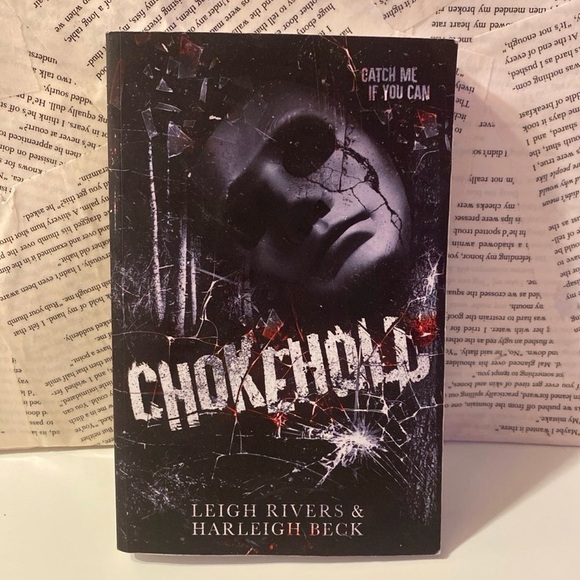 Chokehold by Leigh Rivers & Harleigh Beck - Mysterious Black Cover - Picture 1 of 7